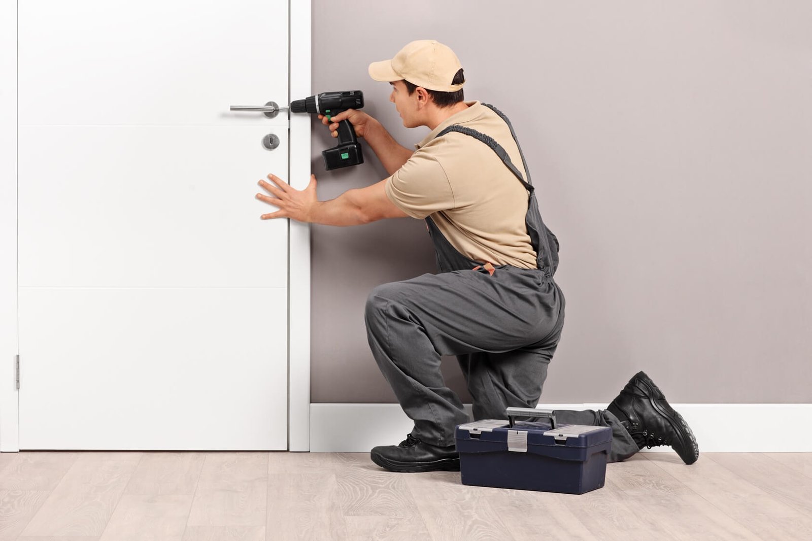 Emergency locksmith service